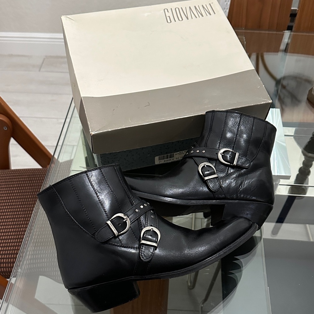 Giovanni Vintage Black Leather Ankle Boots